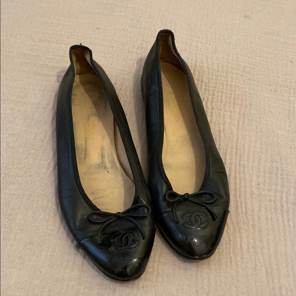 Chanel Black Leather Flats with Bow Detail. Size 41 1/2 - Picture 3 of 11